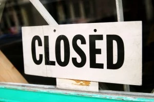 closed-sign-credit-istock-162678518