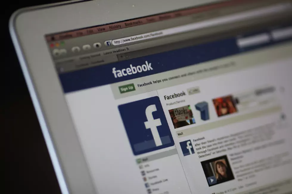 School Forces Students to Delete Facebook Pages